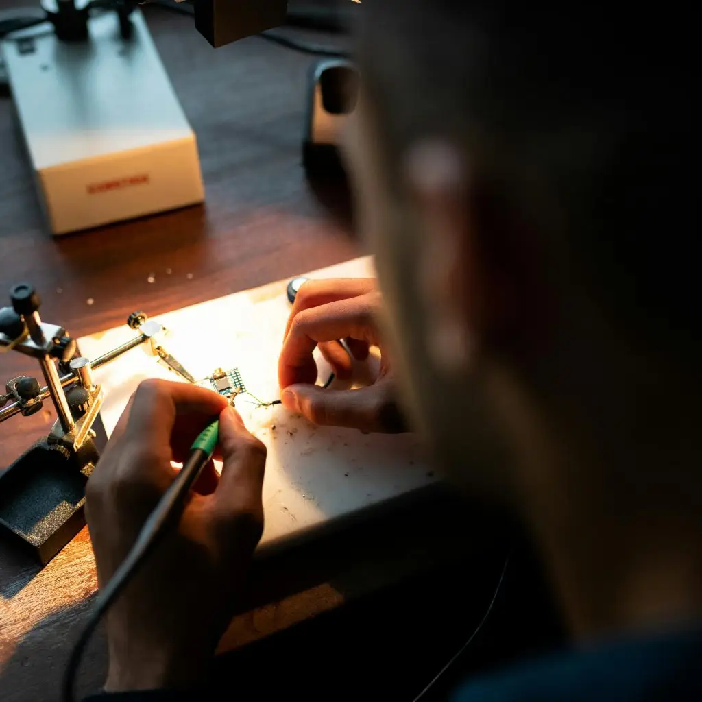Prototypage et fabrication EQINNOX : prototypes rapides et atelier interne à Paris